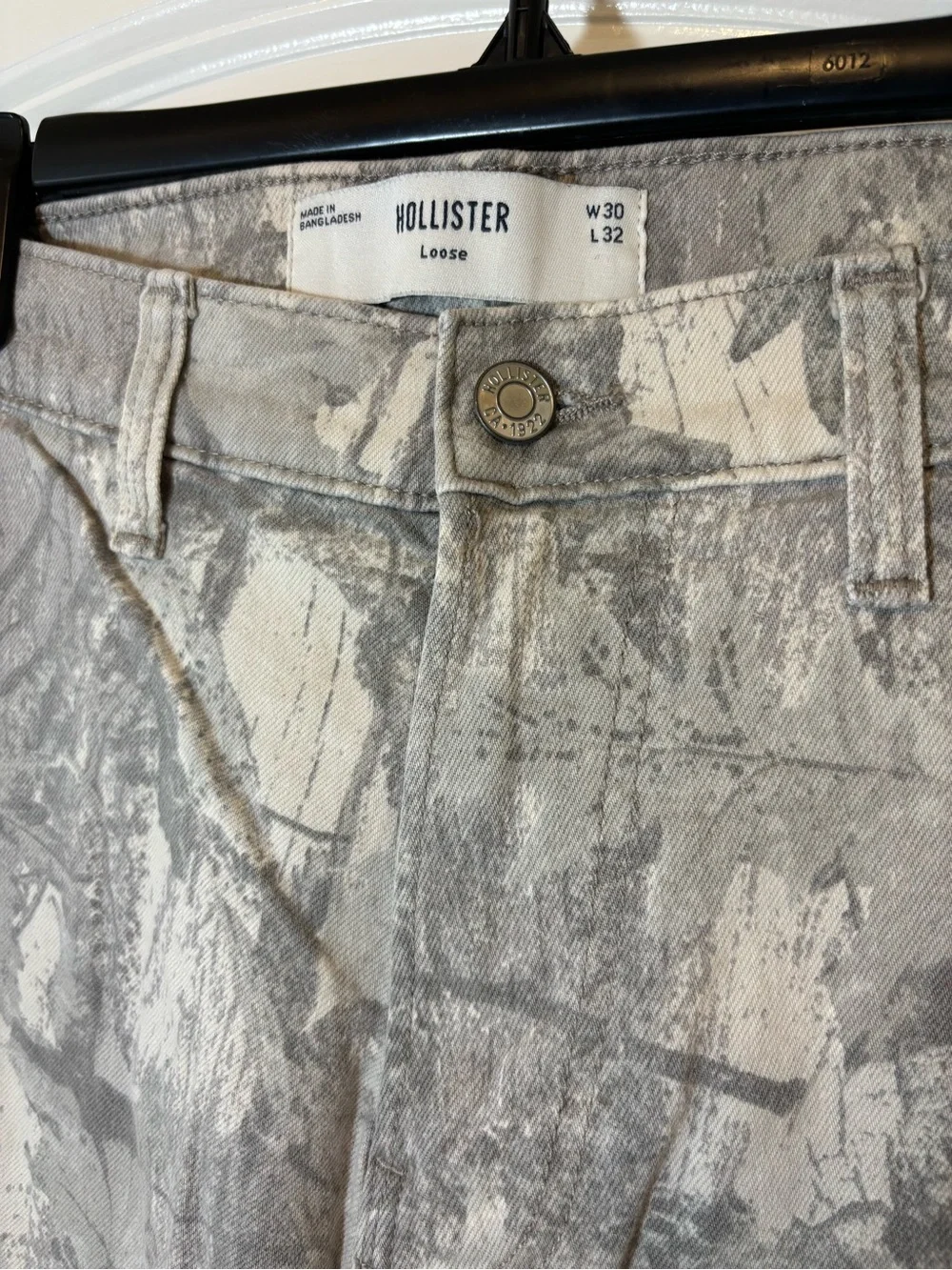 Hollister Men's Gray Abstract Print Cargo Pants